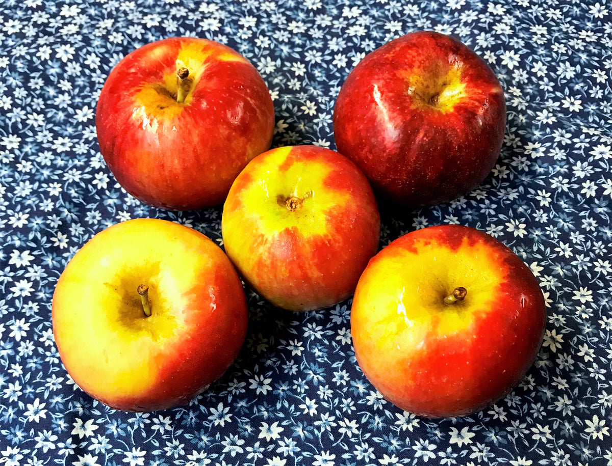 Buy Organic Crimson Apples 1Kg Online • AlPassoFood