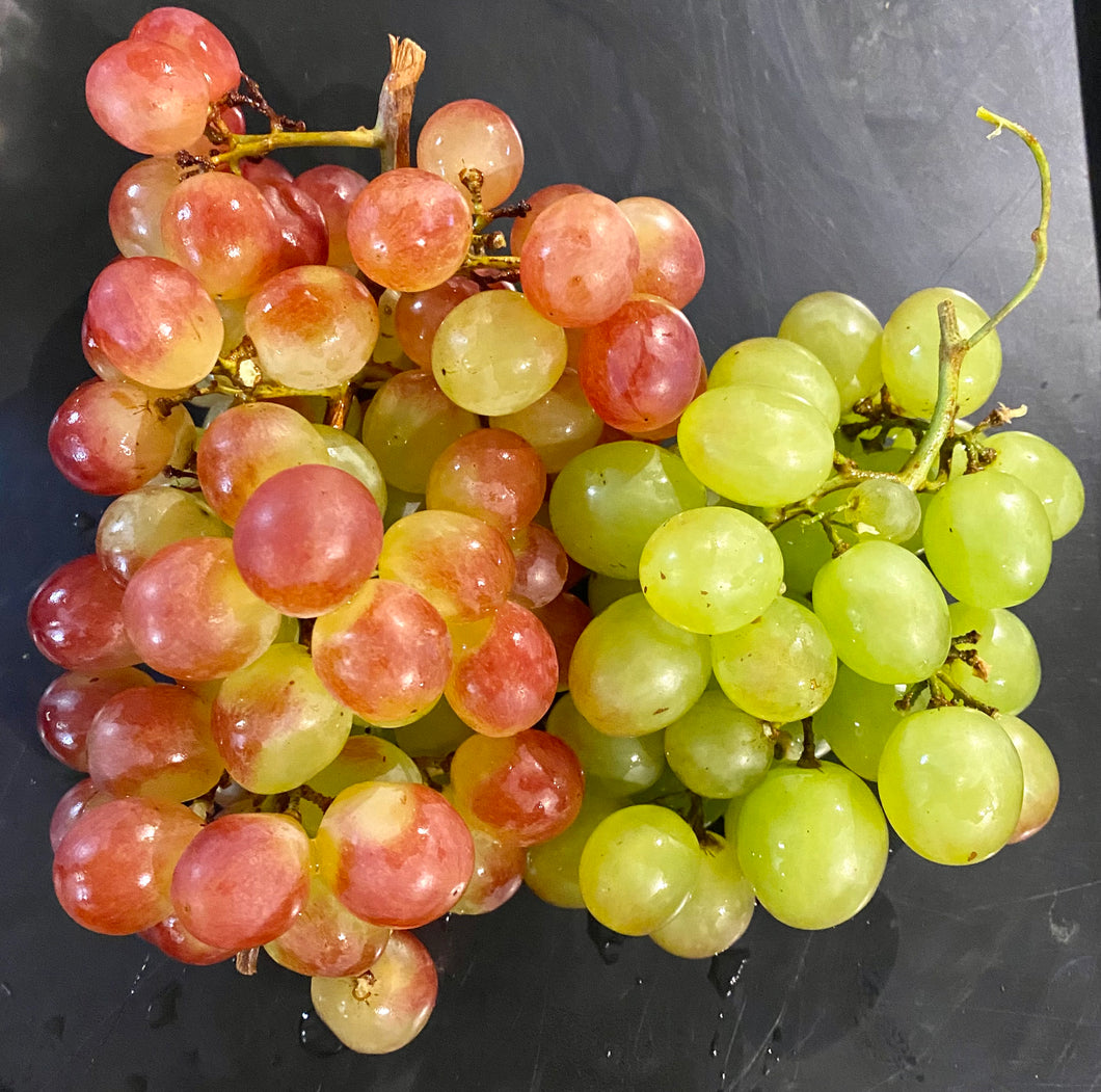 (ALMOST) SEEDLESS GRAPES (2 Lbs)